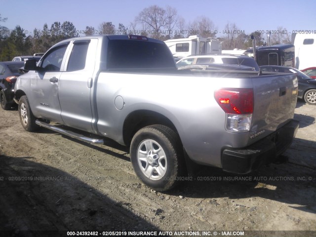 5TFRU5F1XDX028779 - 2013 TOYOTA TUNDRA DOUBLE CAB SR5 SILVER photo 3