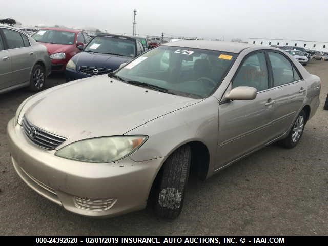 4T1BE32K85U508318 - 2005 TOYOTA CAMRY LE/XLE/SE BEIGE photo 2
