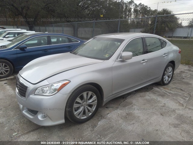 JN1AY1AR0BM570725 - 2011 INFINITI M56 X SILVER photo 2