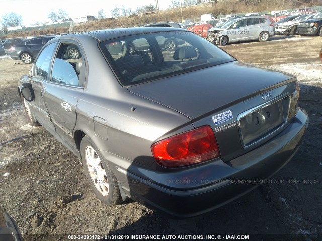 KMHWF35H92A699081 - 2002 HYUNDAI SONATA GLS/LX GRAY photo 3