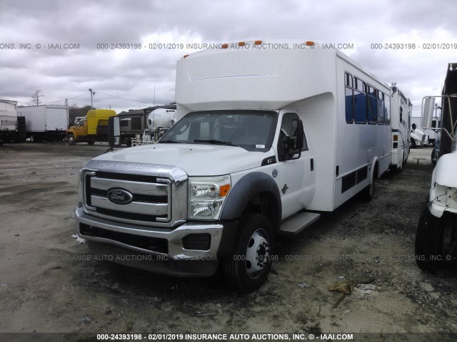 1FDGF5GT6CEA99209 - 2012 FORD F550 SUPER DUTY WHITE photo 2