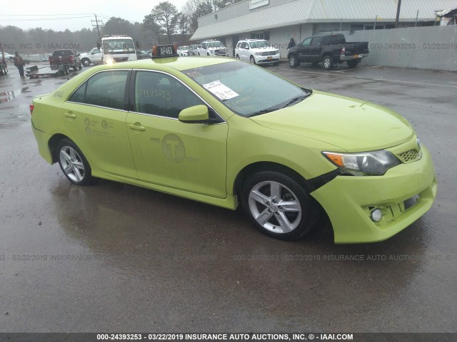 4T1BF1FK4EU312677 - 2014 TOYOTA CAMRY L/SE/LE/XLE 绿色 照片 1