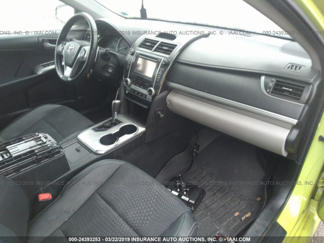 4T1BF1FK4EU312677 - 2014 TOYOTA CAMRY L/SE/LE/XLE 绿色 照片 5