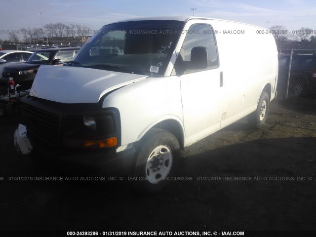 1GTW7FCA0C1190359 - 2012 GMC SAVANA G2500 WHITE photo 2