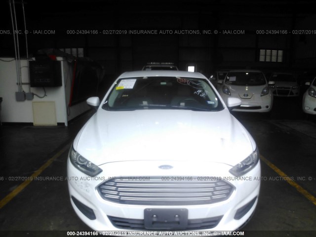 3FA6P0G74FR119404 - 2015 FORD FUSION S WHITE photo 6