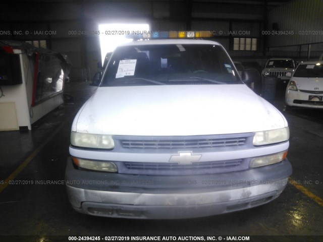 2GCEC19V521385564 - 2002 CHEVROLET SILVERADO C1500 WHITE photo 6