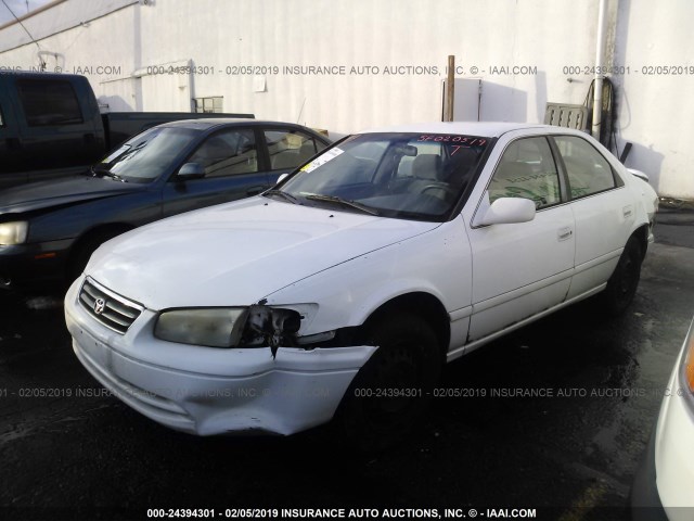 4T1BF22K61U968272 - 2001 TOYOTA CAMRY LE/XLE Ақ фото 2