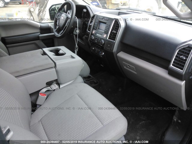 1FTEW1CF8HFA35145 - 2017 FORD F150 SUPERCREW GRAY photo 5