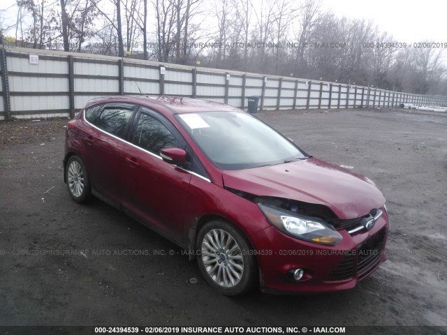 1FAHP3N20CL369928 - 2012 FORD FOCUS TITANIUM RED photo 1