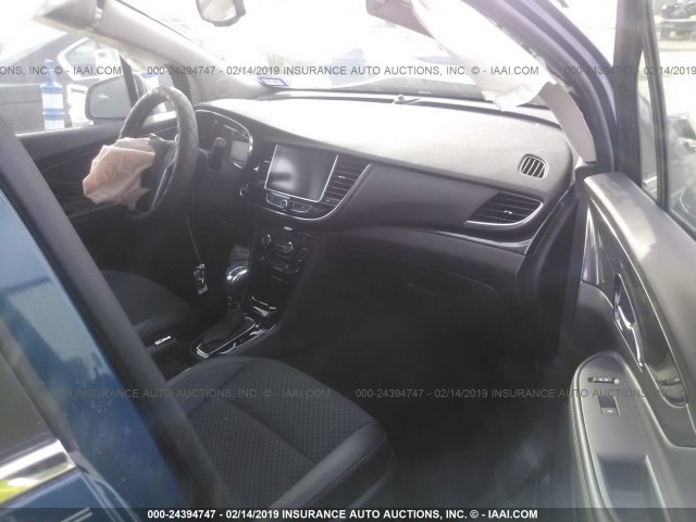 KL4CJASB6KB720550 - 2019 BUICK ENCORE PREFERRED BLUE photo 5