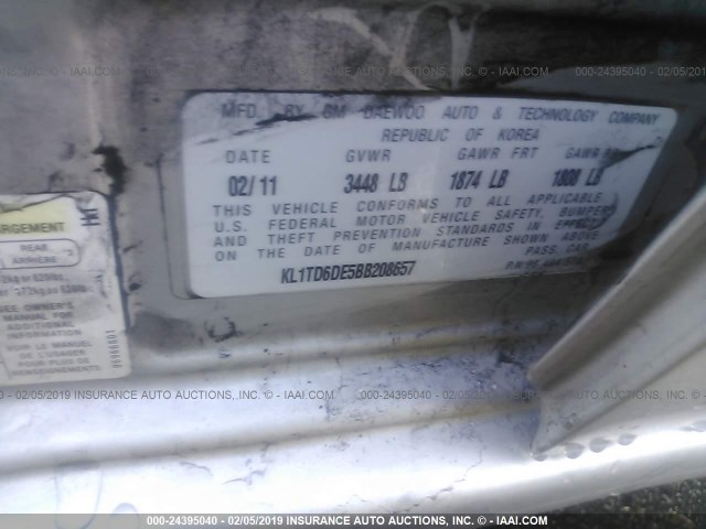 KL1TD6DE5BB208657 - 2011 CHEVROLET AVEO LS/LT Күміс фото 9