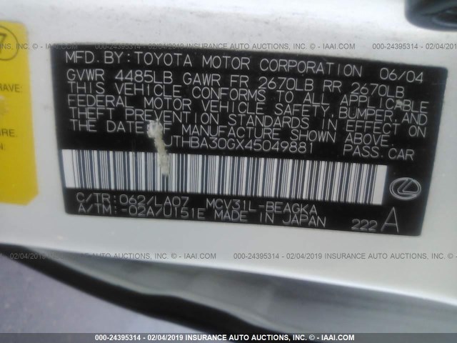 JTHBA30GX45049881 - 2004 LEXUS ES 330 WHITE photo 9