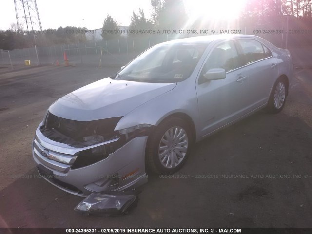 3FADP0L37AR323181 - 2010 FORD FUSION HYBRID SILVER photo 2