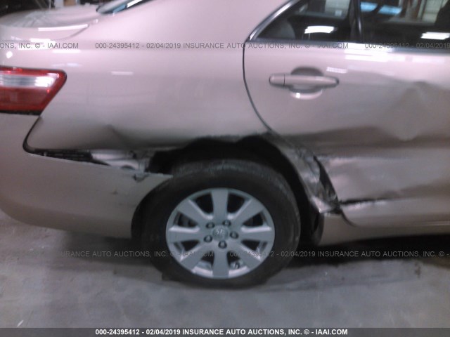 4T1BK46KX8U574947 - 2008 TOYOTA CAMRY LE/XLE/SE Champagne photo 6