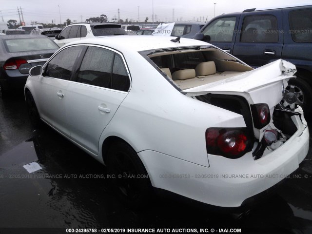 3VWRZ71K48M087557 - 2008 VOLKSWAGEN JETTA SE/SEL WHITE photo 3