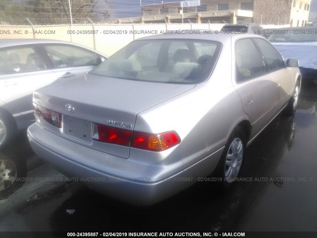 4T1BG22K21U066909 - 2001 TOYOTA CAMRY CE/LE/XLE TAN photo 4