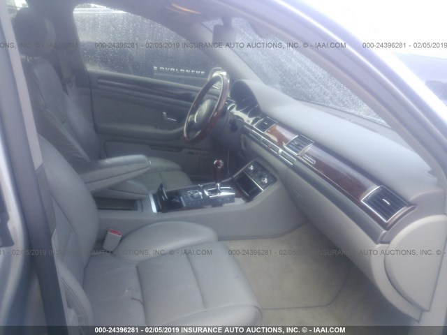 WAUML44E55N010164 - 2005 AUDI A8 L QUATTRO GRAY photo 5