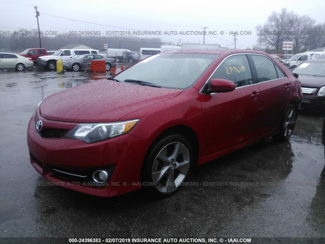 4T1BF1FK0CU620667 - 2012 TOYOTA CAMRY SE/LE/XLE 红色 照片 2