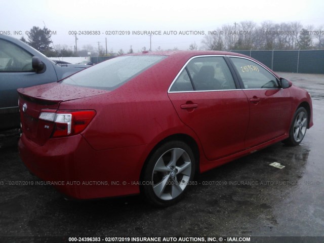 4T1BF1FK0CU620667 - 2012 TOYOTA CAMRY SE/LE/XLE 红色 照片 4