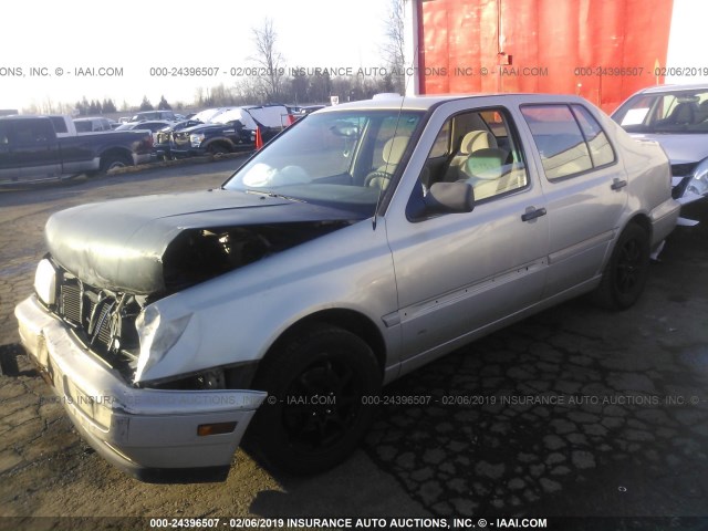 3VWRA81HXTM132494 - 1996 VOLKSWAGEN JETTA GL SILVER photo 2