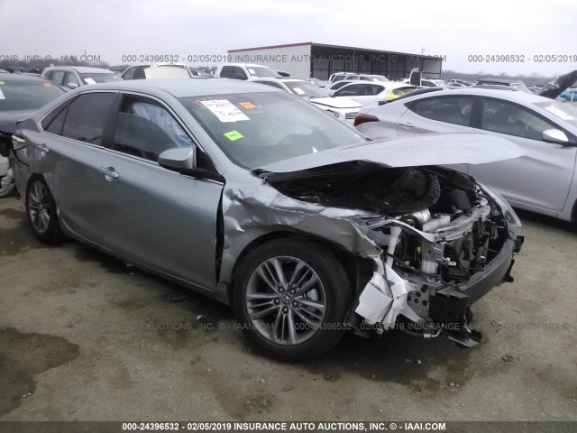 4T1BF1FK5GU214714 - 2016 TOYOTA CAMRY LE/XLE/SE/XSE SILVER photo 1