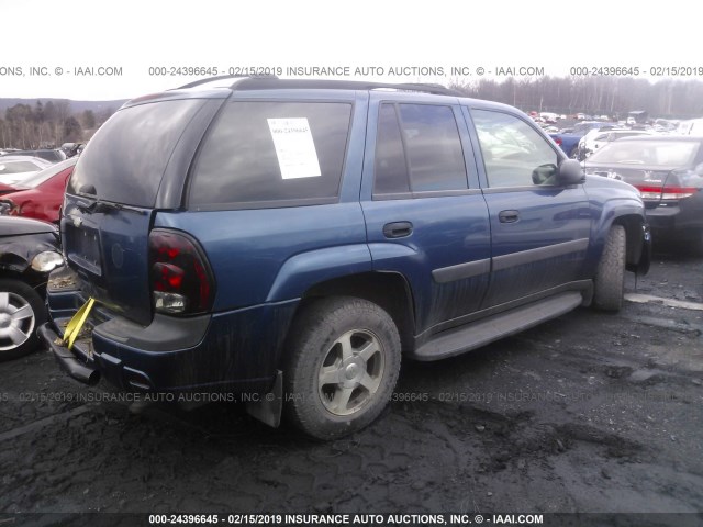 1GNDT13S052374333 - 2005 CHEVROLET TRAILBLAZER LS/LT BLUE photo 4