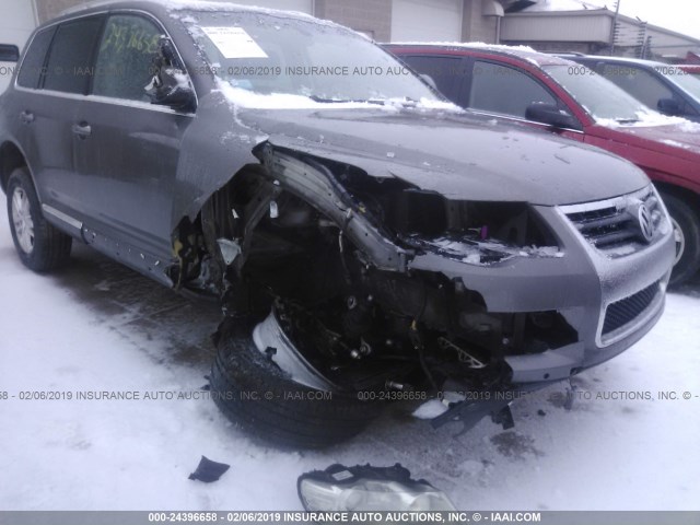 WVGBE77L58D041632 - 2008 VOLKSWAGEN TOUAREG 2 V6 GRAY photo 6