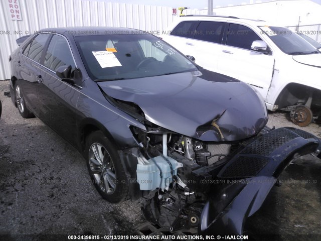 4T1BF1FK0GU543871 - 2016 TOYOTA CAMRY LE/XLE/SE/XSE ნაცრისფერი ფოტო 1