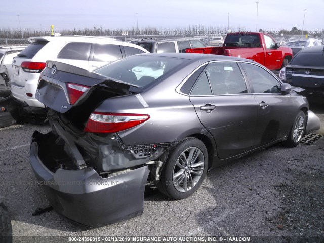 4T1BF1FK0GU543871 - 2016 TOYOTA CAMRY LE/XLE/SE/XSE ნაცრისფერი ფოტო 4