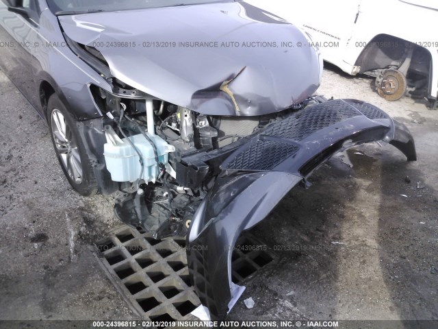 4T1BF1FK0GU543871 - 2016 TOYOTA CAMRY LE/XLE/SE/XSE ნაცრისფერი ფოტო 6