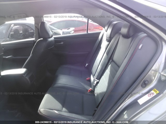 4T1BF1FK0GU543871 - 2016 TOYOTA CAMRY LE/XLE/SE/XSE ნაცრისფერი ფოტო 8