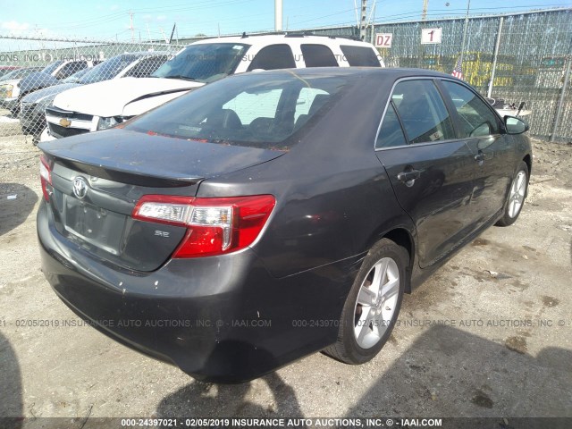 4T1BF1FK5EU429412 - 2014 TOYOTA CAMRY L/SE/LE/XLE ნაცრისფერი ფოტო 4
