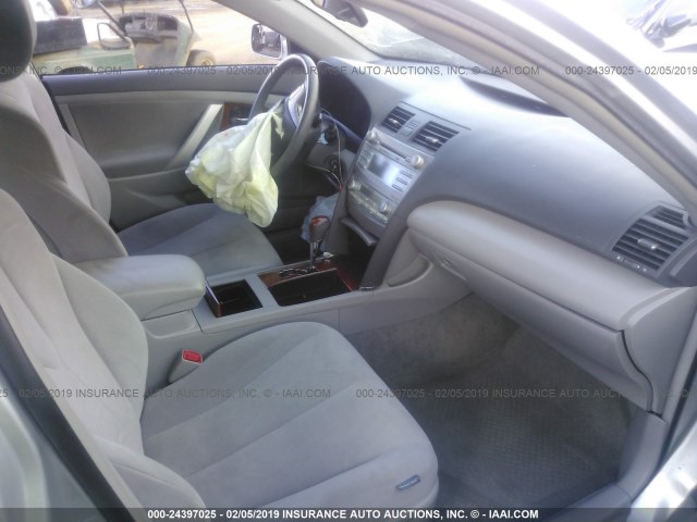 JTNBE46K683142112 - 2008 TOYOTA CAMRY CE/LE/XLE/SE SILVER photo 5