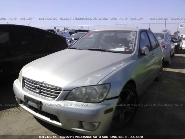 JTHBD182710016110 - 2001 LEXUS IS 300 SILVER photo 2