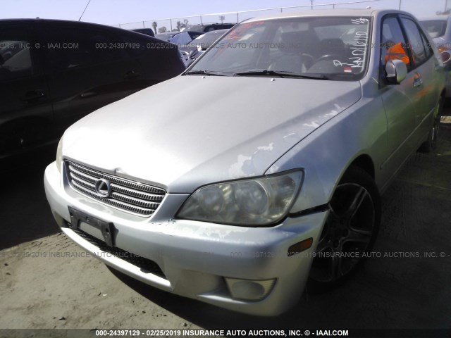 JTHBD182710016110 - 2001 LEXUS IS 300 SILVER photo 6