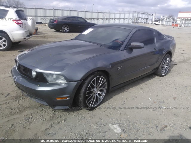 1ZVBP8CH5A5123315 - 2010 FORD MUSTANG GT GRAY photo 2