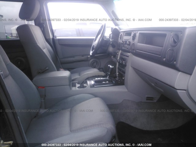1J8HH48K67C599450 - 2007 JEEP COMMANDER BLACK photo 5