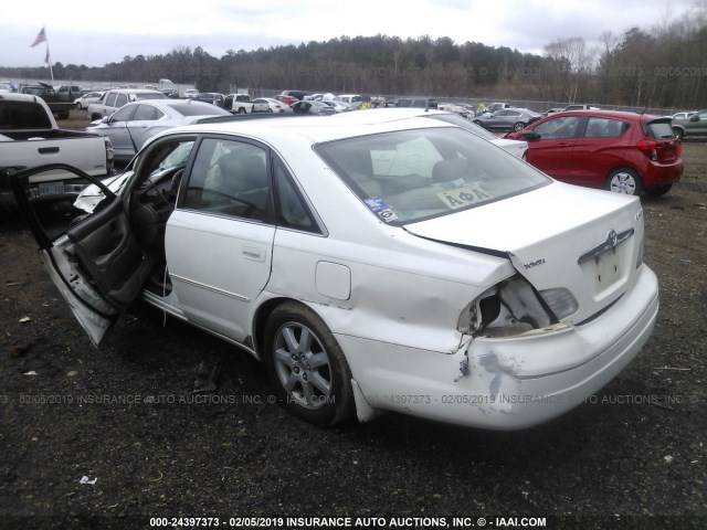 4T1BF28B62U240069 - 2002 TOYOTA AVALON XL/XLS WHITE photo 3