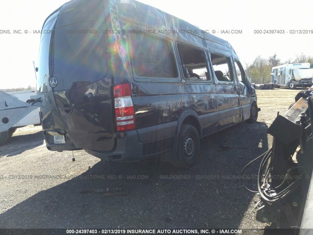 WDZPE8CD0E5885033 - 2014 MERCEDES-BENZ SPRINTER 2500 BLACK photo 4