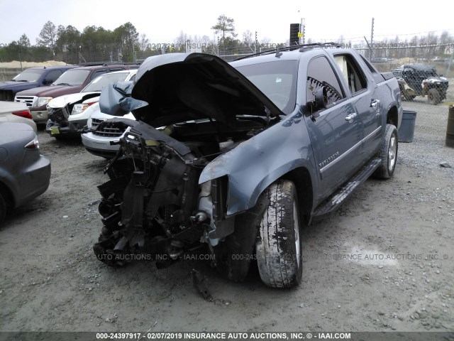 3GNMCGE05BG190555 - 2011 CHEVROLET AVALANCHE LTZ Light Blue photo 2