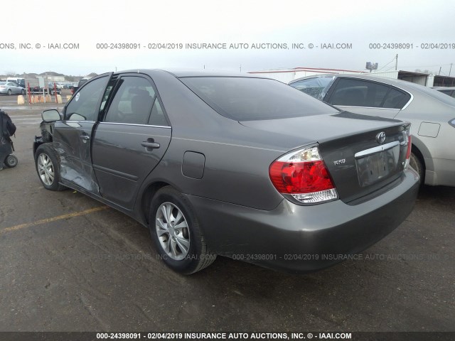 4T1BF32K55U595480 - 2005 TOYOTA CAMRY LE/XLE/SE GRAY photo 3