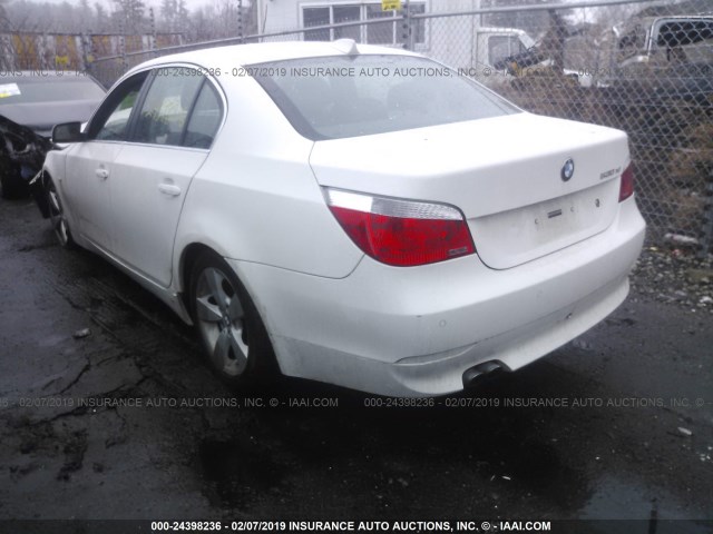 WBANF73597CY17008 - 2007 BMW 530 XI WHITE photo 3