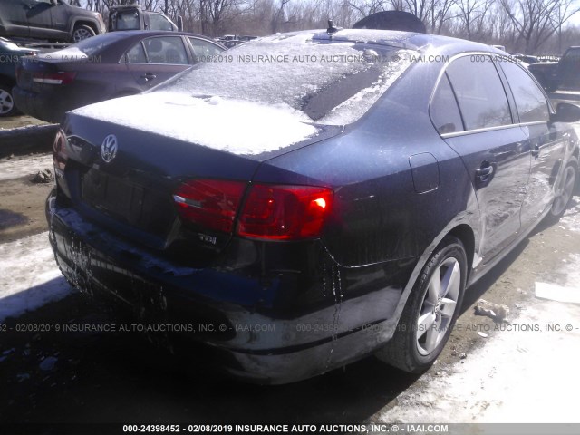 3VWLL7AJ8BM104723 - 2011 VOLKSWAGEN JETTA TDI BLUE photo 4