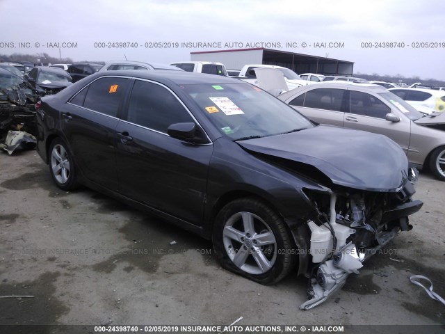 4T1BF1FK2EU325072 - 2014 TOYOTA CAMRY L/SE/LE/XLE 灰色 照片 1