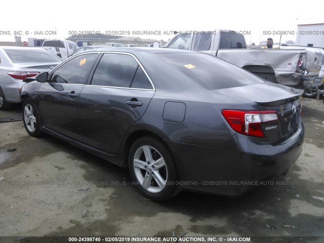 4T1BF1FK2EU325072 - 2014 TOYOTA CAMRY L/SE/LE/XLE 灰色 照片 3
