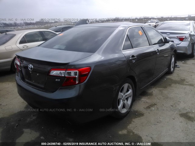 4T1BF1FK2EU325072 - 2014 TOYOTA CAMRY L/SE/LE/XLE 灰色 照片 4