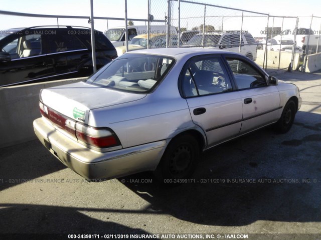 1NXBB02E0VZ632536 - 1997 TOYOTA COROLLA DX GOLD photo 4