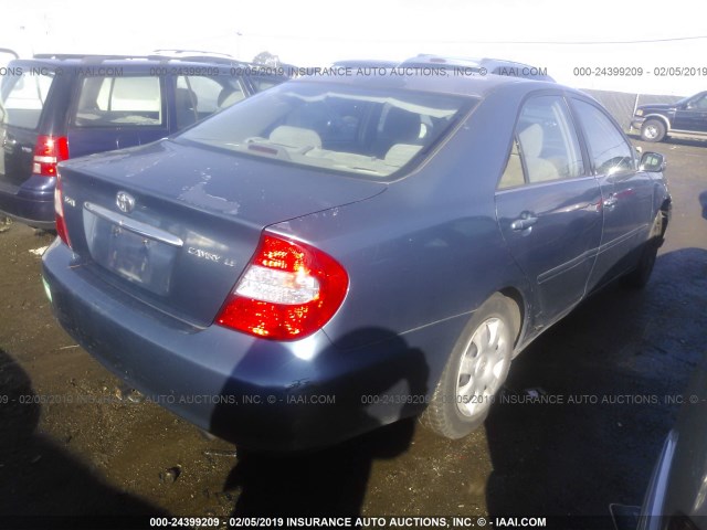 4T1BE32K93U725695 - 2003 TOYOTA CAMRY LE/XLE/SE BLUE photo 4