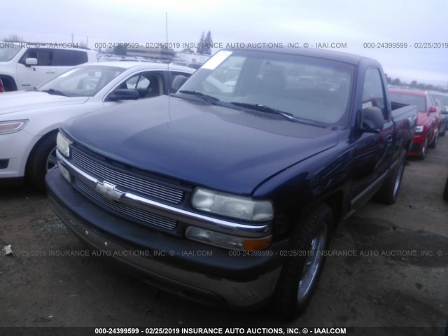 1GCEC14W6YZ222924 - 2000 CHEVROLET SILVERADO C1500 BLUE photo 2