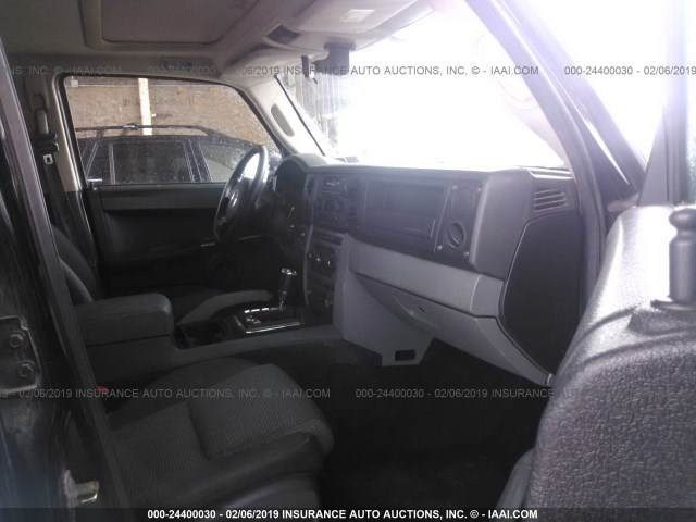 1J8HG48N16C346466 - 2006 JEEP COMMANDER BLACK photo 5